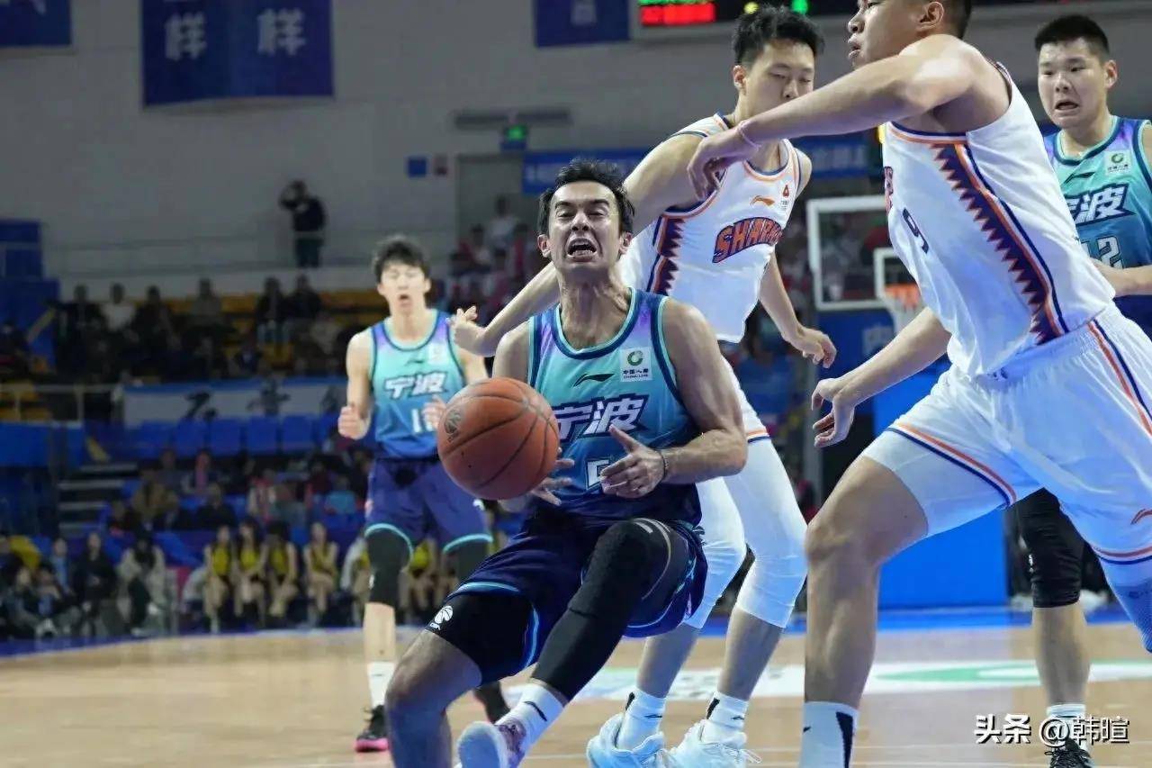 关于圣埃蒂安遭逢不利局面，遗憾告负的信息